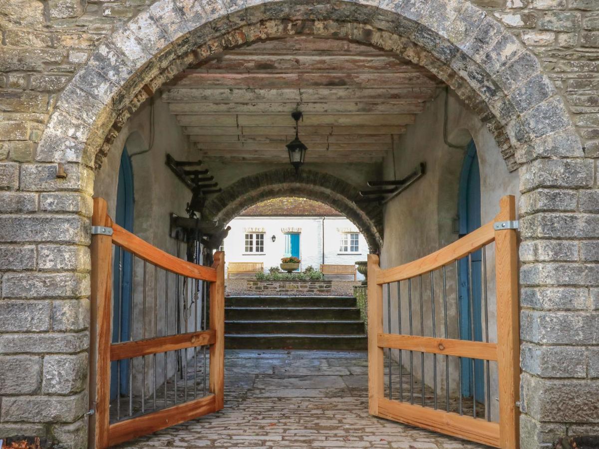 فيلا The Old Carriage Court Kidwelly المظهر الخارجي الصورة